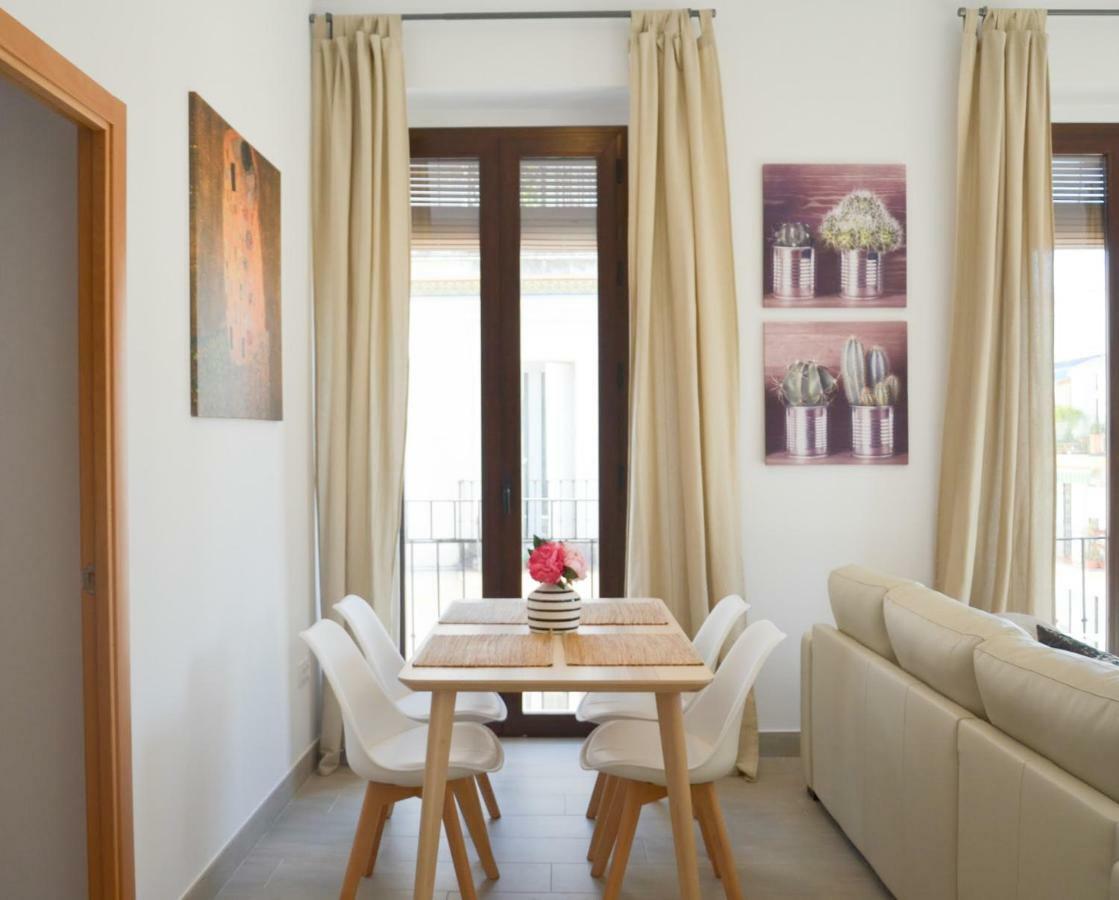 Apartamento Faustino Alvarez Sevilla Kültér fotó